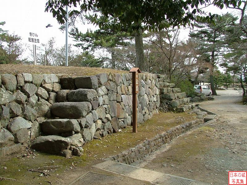 松坂城 遠見櫓・鐘の櫓 鐘の櫓跡への階段
