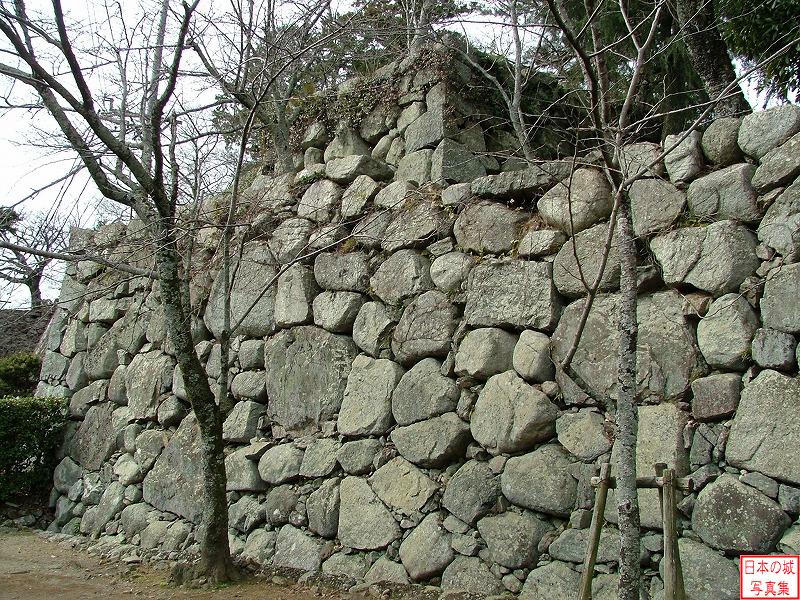 中御門跡付近から見る石垣