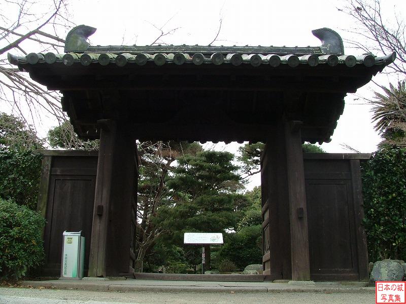 松坂城 中御門跡 中御門跡付近から隠居丸跡への入口の門