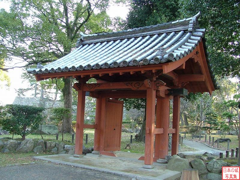 Tsu Castle West enclosure