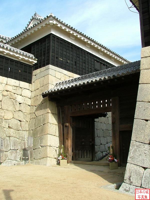 Matsuyama Castle Ichinomon gate
