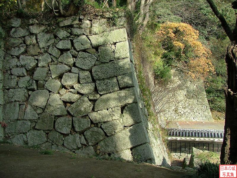 登城路脇の石垣