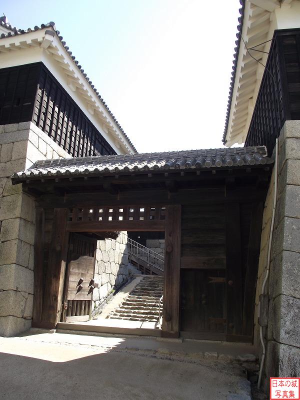 松山城 一ノ門 一ノ門。天明四年(1784)に落雷により焼失し、同六年に再建された。
