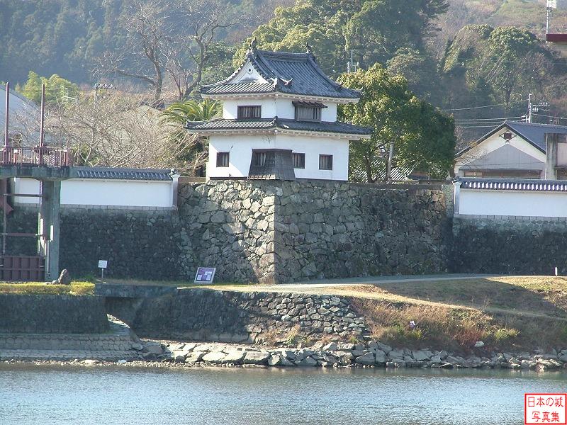大洲城 苧綿櫓 苧綿櫓を肱川対岸から見る。