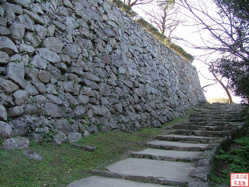 宇和島城 二の丸 井戸丸方面からの二の丸へ続く階段