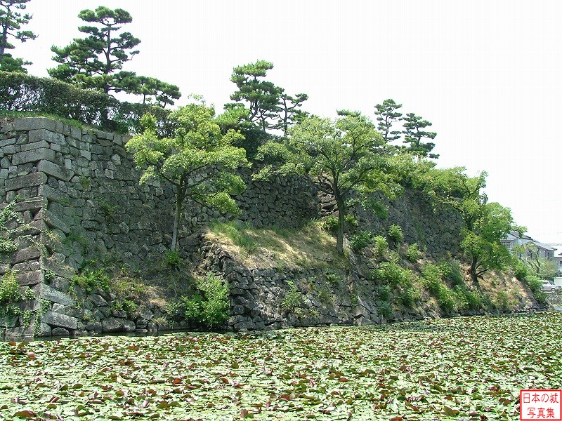 岸和田城 二の丸石垣と水堀 二の丸の堀と石垣