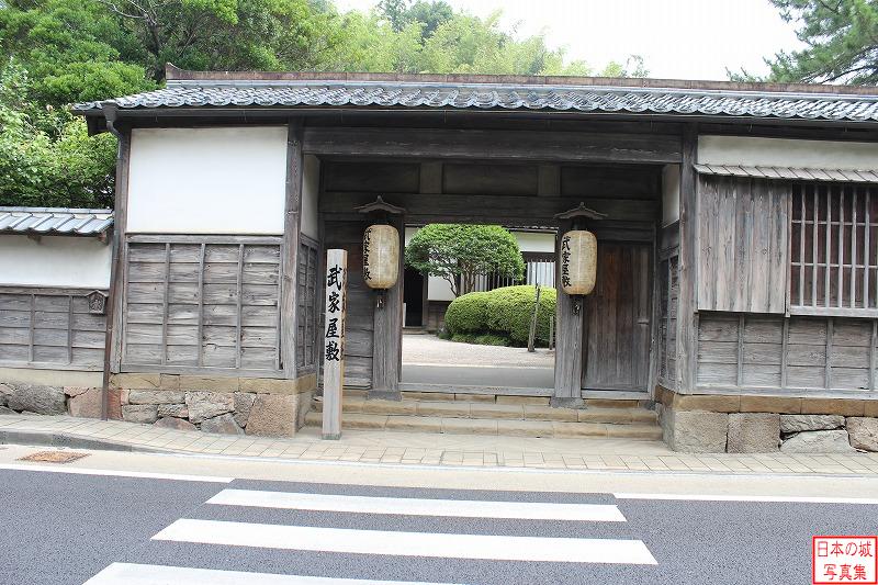 松江城 武家屋敷 武家屋敷の長屋門。中間の住居としても使われた。