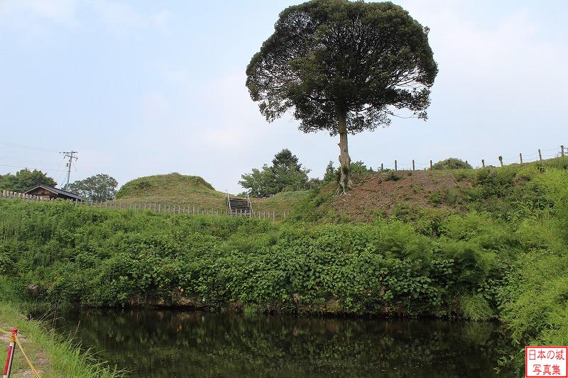 月山富田城 軍用大井戸 山中御殿下の大きな池