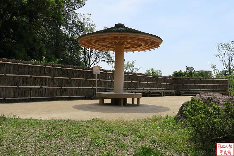 金沢城 玉泉院丸庭園 唐傘。資料や古写真などを参考に復元されたもの。天保三年(1832)に十三代・斉泰が作った。