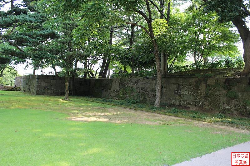 金沢城 数寄屋敷石垣 数寄屋敷石垣。当時藩主の側室たちが居住した。
