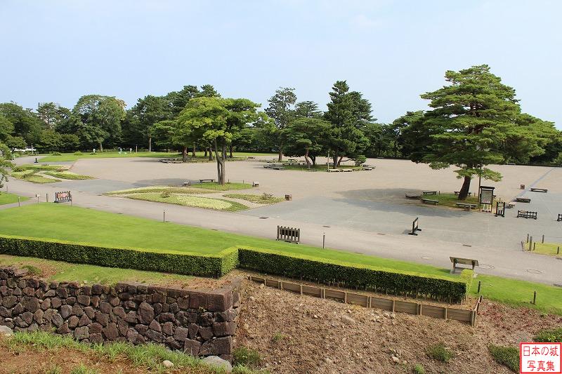 金沢城 二の丸 二の丸を見下ろす。千畳敷と形容される御殿が建てられ、藩庁として利用されていた。
