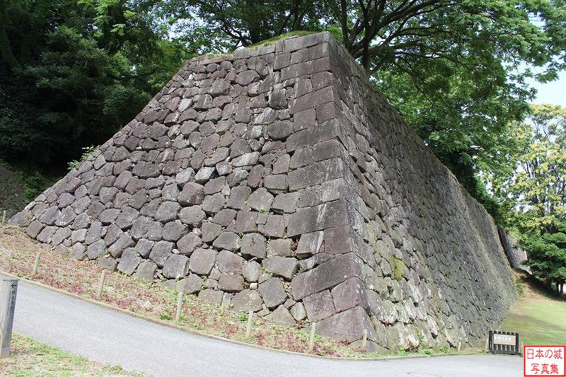 金沢城 鶴の丸 本丸石垣の向かいの石垣