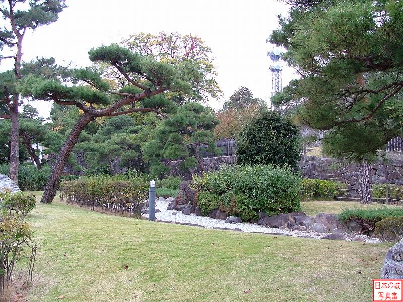 鍛冶曲輪の日本庭園