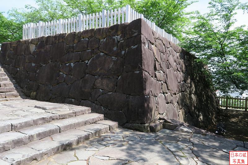 甲府城 中の門跡 中の門跡右手の石垣