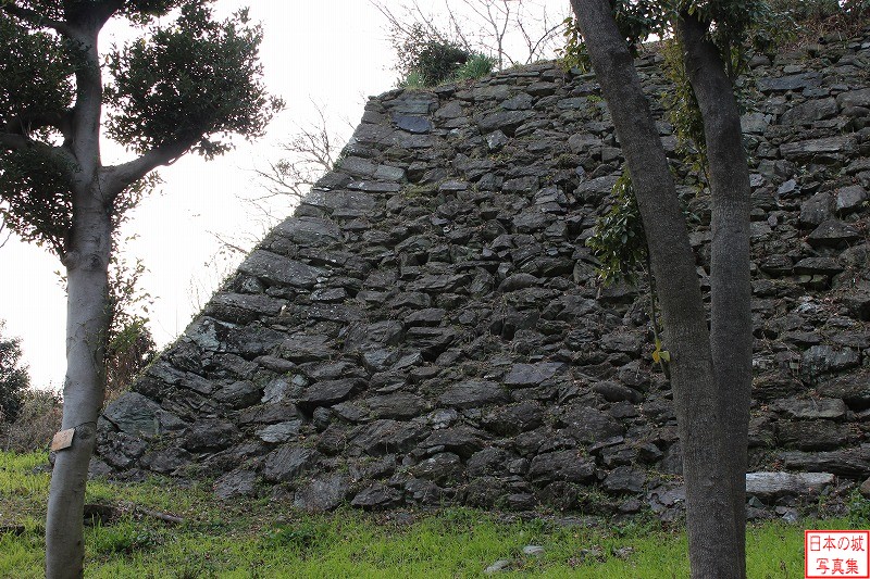 和歌山城 一の門跡 本丸表門あと付近から見る正面石垣。