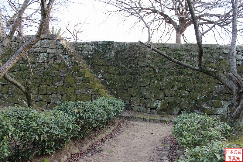 和歌山城 岡口門 南側石垣に登る石段