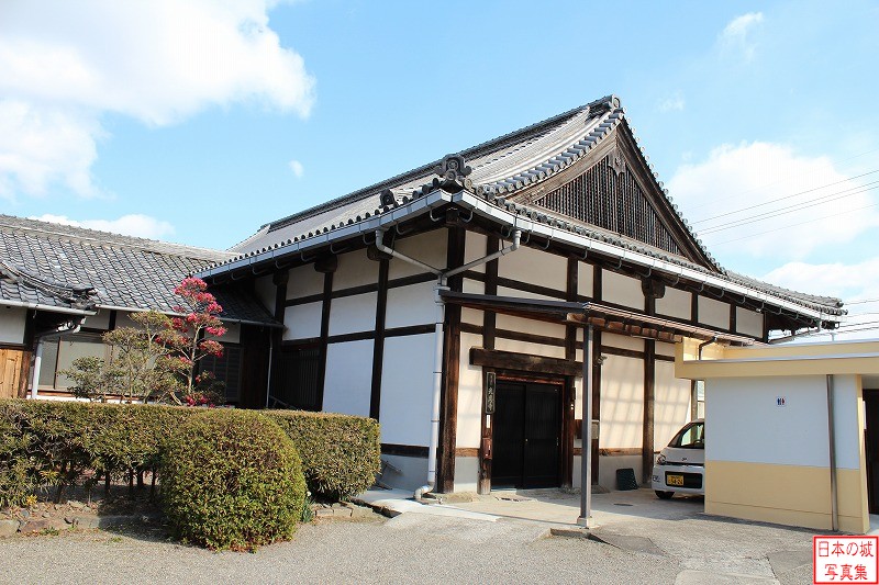 光恩寺庫裏。明治時代に火災で焼失した際に、和歌山城の本丸御台所を移築してきたものである。