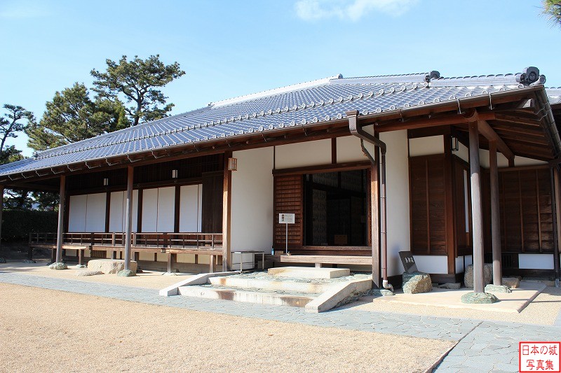 和歌山城 湊御殿 湊御殿。紀州藩主の別邸。現在の建物は十一代藩主・徳川斉順が建て、天保五年(1834)に完成したものである。