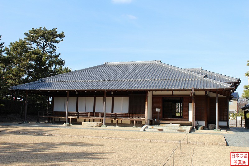 和歌山城 湊御殿 湊御殿。往時は市内の別の場所にあったが、平成18年に養翠園に隣接する地に移築されている。