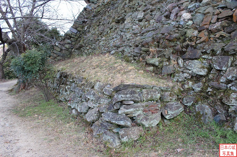 和歌山城 小天守 小天守と御台所の接続部分付近の石垣