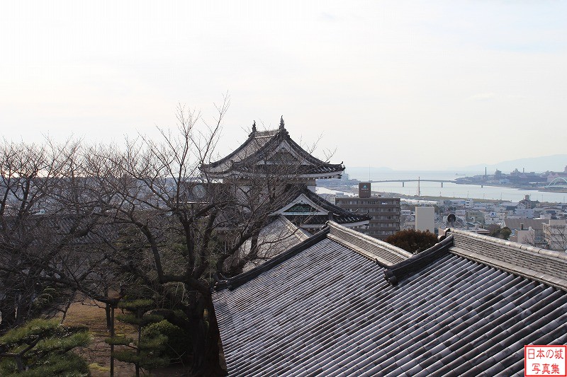 和歌山城 乾櫓 乾櫓を小天守から見る