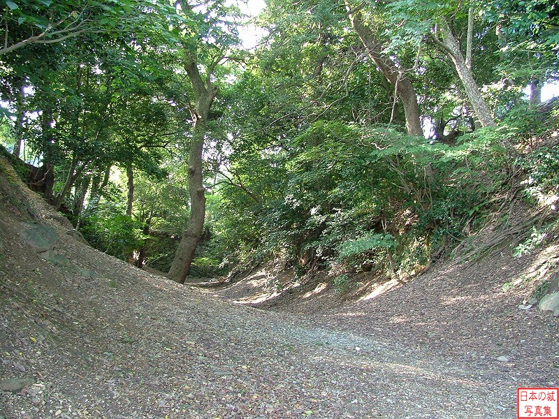 吉田城 三の丸・二の丸 本丸東側と二の丸の間の空堀