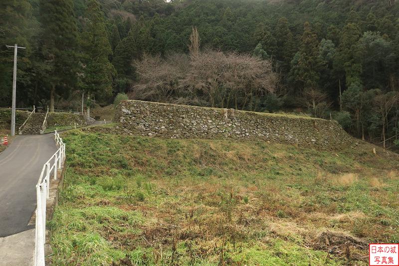 金山城 米蔵 米蔵。山麓にある曲輪。高石垣作りで壮観。