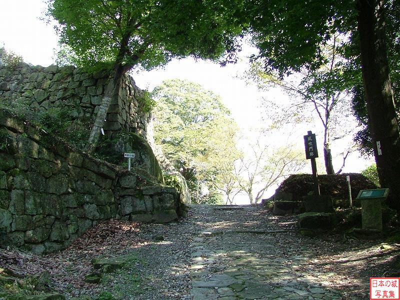 Naeki Castle Main gate