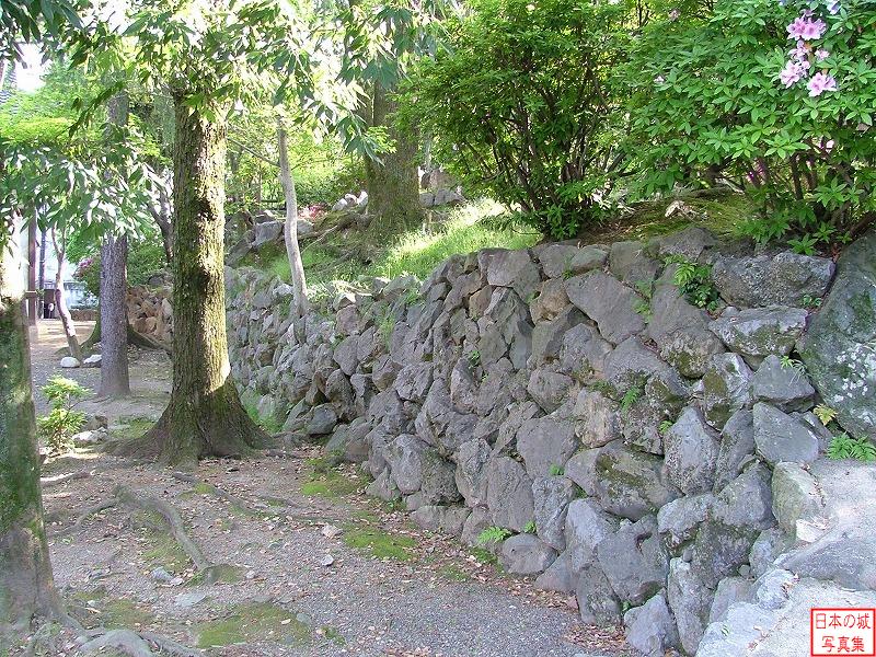 大垣城 本丸 本丸内の石垣。大垣城の石垣は石灰岩でできており、城の北西4km程の距離にある金生山から切り出された。
