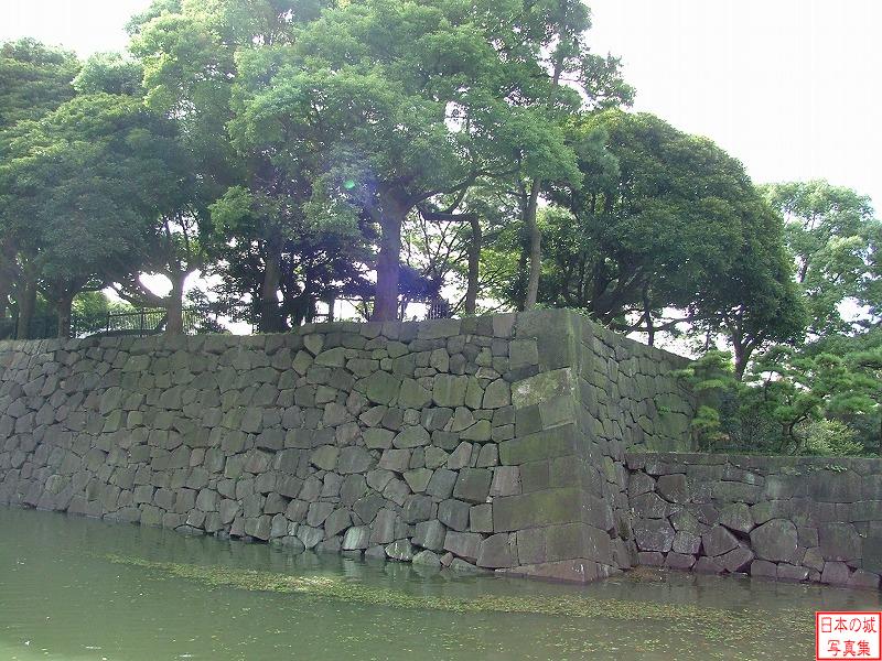 和田倉橋脇の石垣