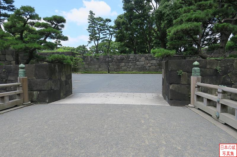 江戸城 和田倉門 和田倉橋から和田倉門に入るところ。和田倉門は枡形門なので、ここには高麗門があったか。