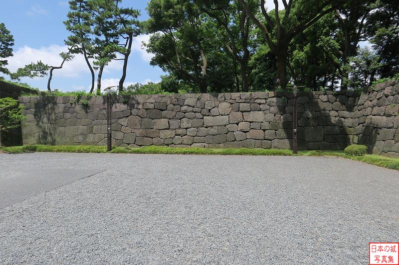 和田倉門枡形内の石垣