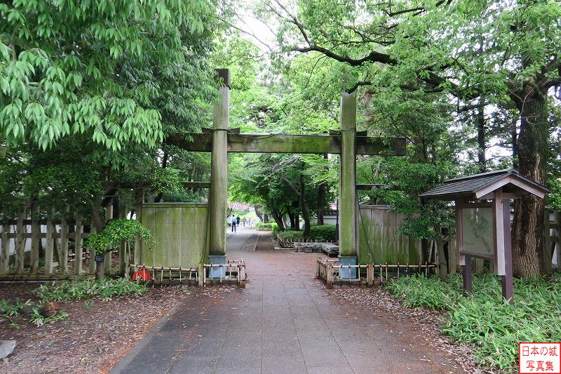 冠木門