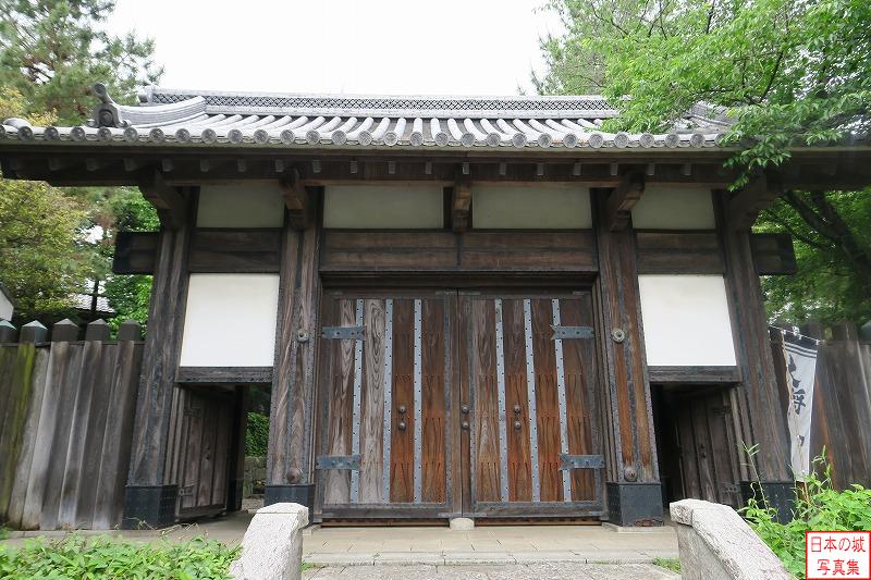 東門