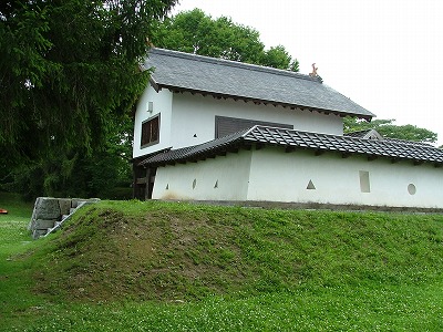 花巻城 本丸内から見る西御門