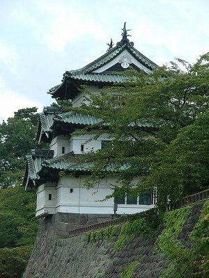 弘前城 北の郭から見る天守のアップ