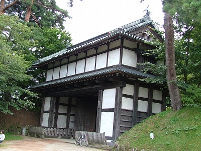 弘前城 東内門を内側(二の丸側)から見る