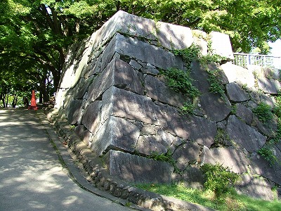 盛岡城 本丸から腰曲輪へ降りる通路