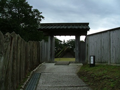 根城 東門