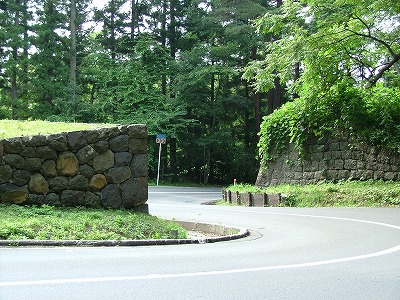 仙台城 大手門からの登城路の途中にある中門跡