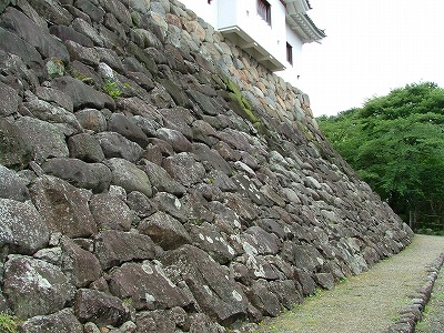 白石城 天守閣下の石垣