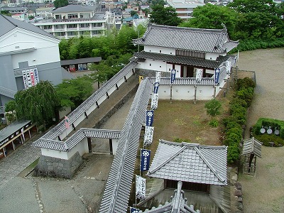 白石城 天守閣から大手門を見下ろす