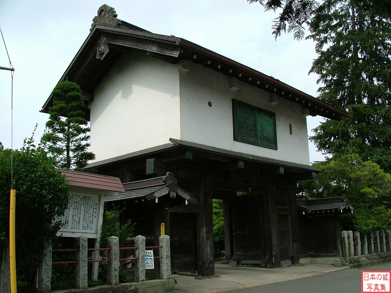 Hanamaki Castle Enjyouji gate