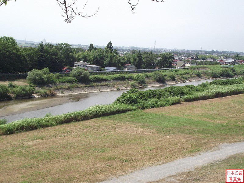 涌谷城 天守 城からの眺め。江合川が流れる。