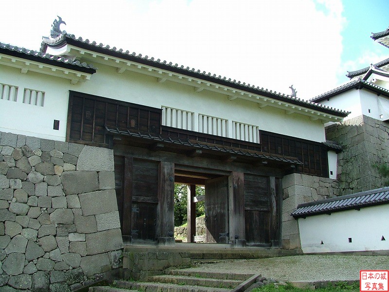 Shirakawa Komine Castle Maegomon gate