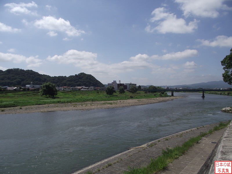 福島城 福島城 城の脇を流れる阿武隈川