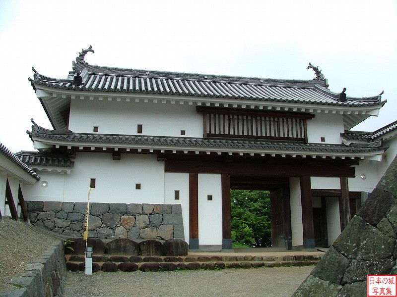 Shiroishi Castle Main gate