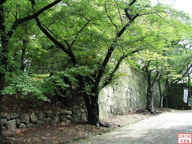 梅坂脇の石垣