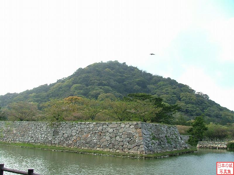 萩城 本丸門跡 二の丸から見た指月山