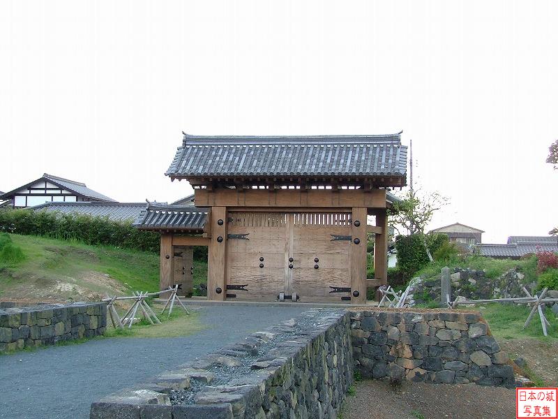 萩城 城下町(北の総門) 北の総門。三の丸の東側の出入り口であり、他の門よりも北側にあるためこの名が付いた。